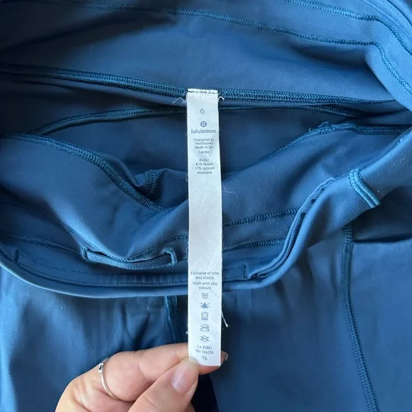Lululemon Break Free Leggings 23” - Picture 3 of 5